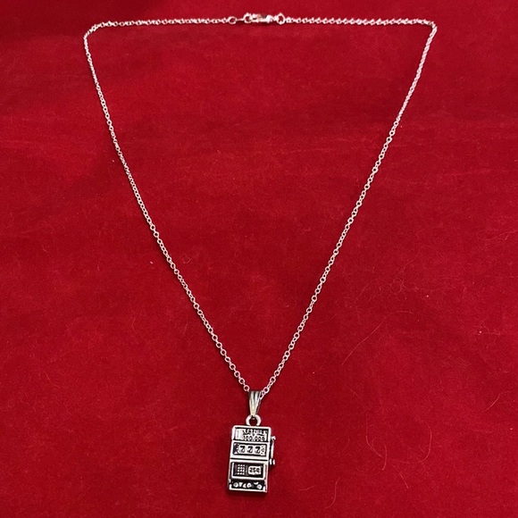 Casino Necklace - Picture 4 of 8